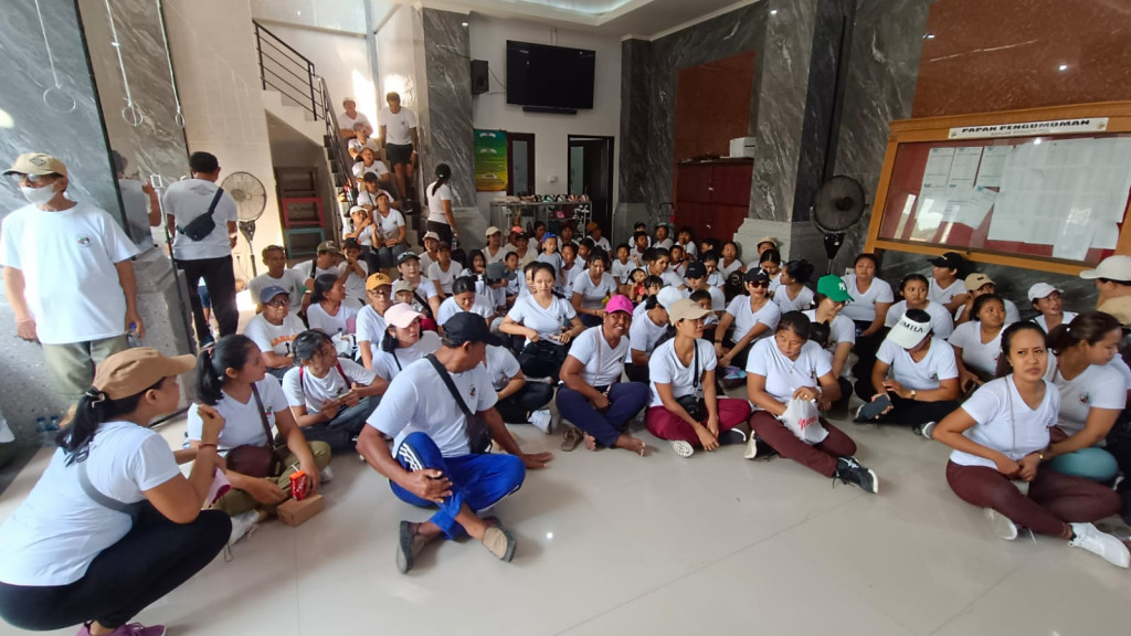 Jalan Sehat dan Lomba-Lomba Dalam Rangka HUT Koperasi Artha Utama ke-10